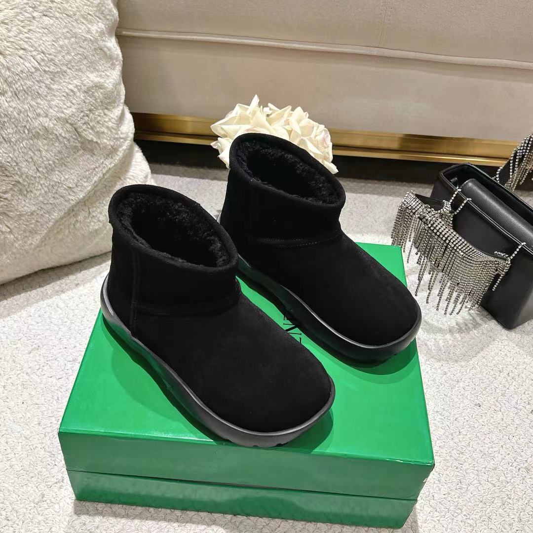 SNAP MINI ANKLE BOOTS IN BLACK SUEDE AND SHEARLING LINING - 35