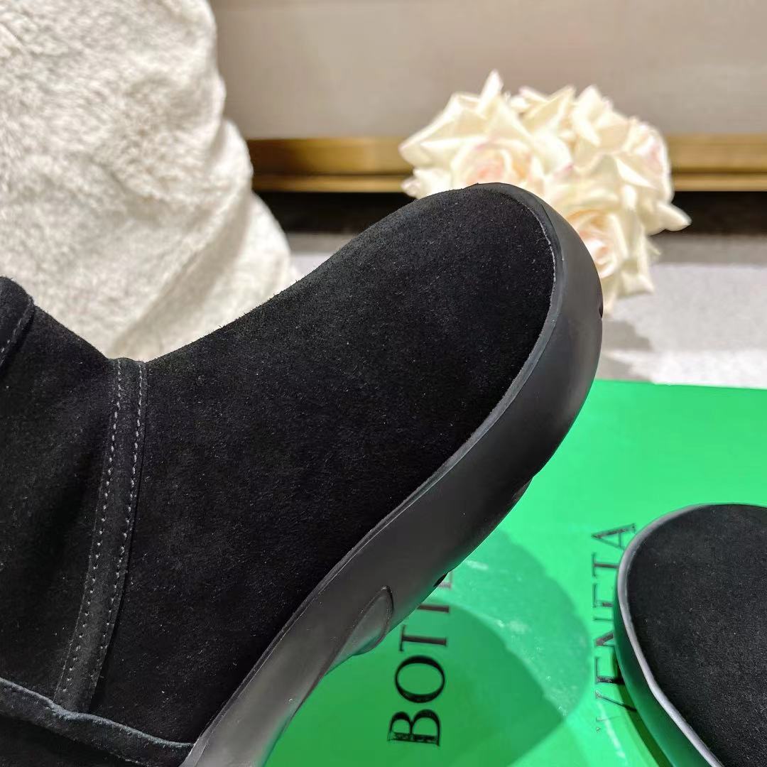 SNAP MINI ANKLE BOOTS IN BLACK SUEDE AND SHEARLING LINING - 35