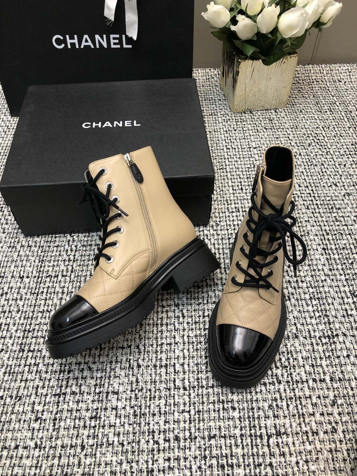 SHORT BOOTS  BEIGE CREAM MIX BLACK SUEDE LAMBSKIN - 34