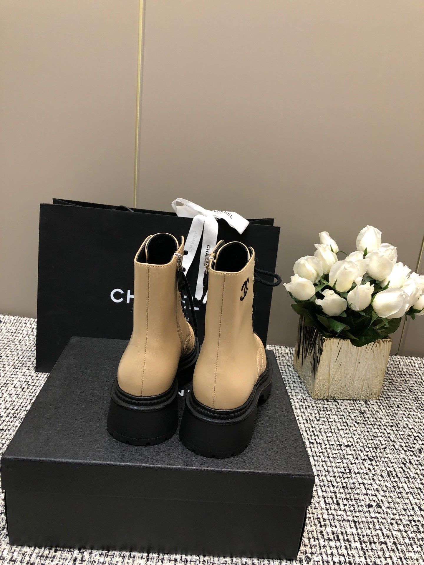 SHORT BOOTS  BEIGE CREAM MIX BLACK SUEDE LAMBSKIN - 34