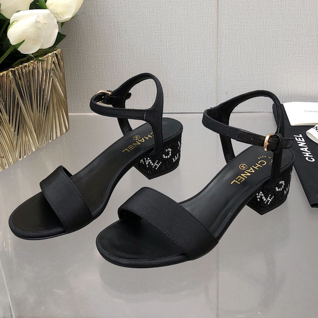 BLOCK HEEL WITH CRYSTAL 5 CM SANDAL IN BLACK FABRIC - 35