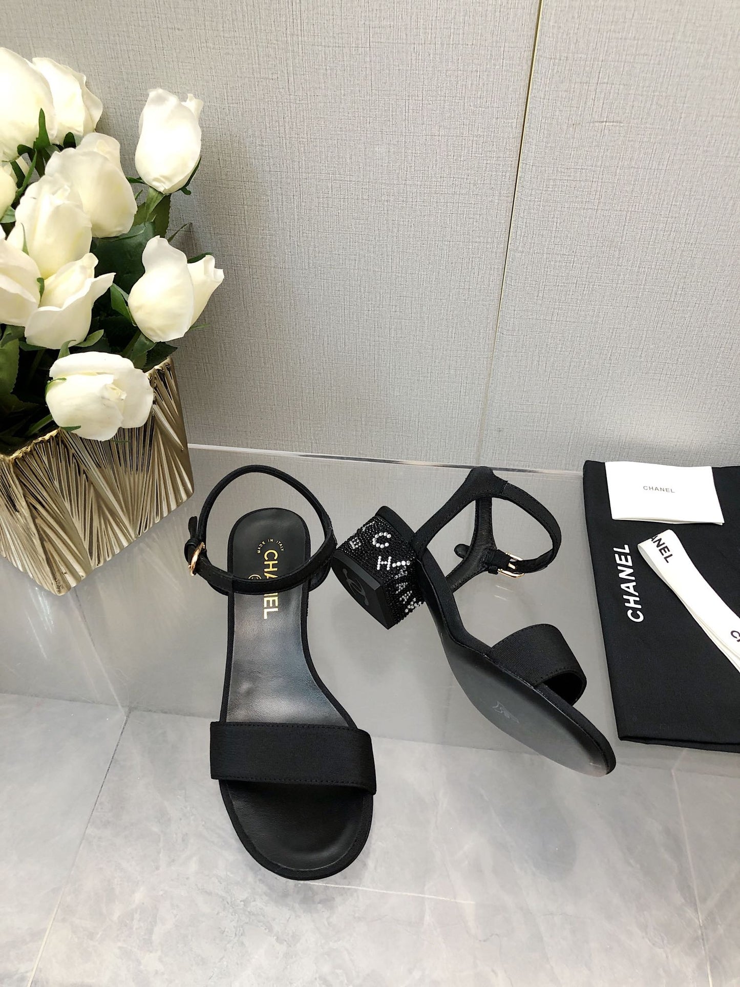 BLOCK HEEL WITH CRYSTAL 5 CM SANDAL IN BLACK FABRIC - 35