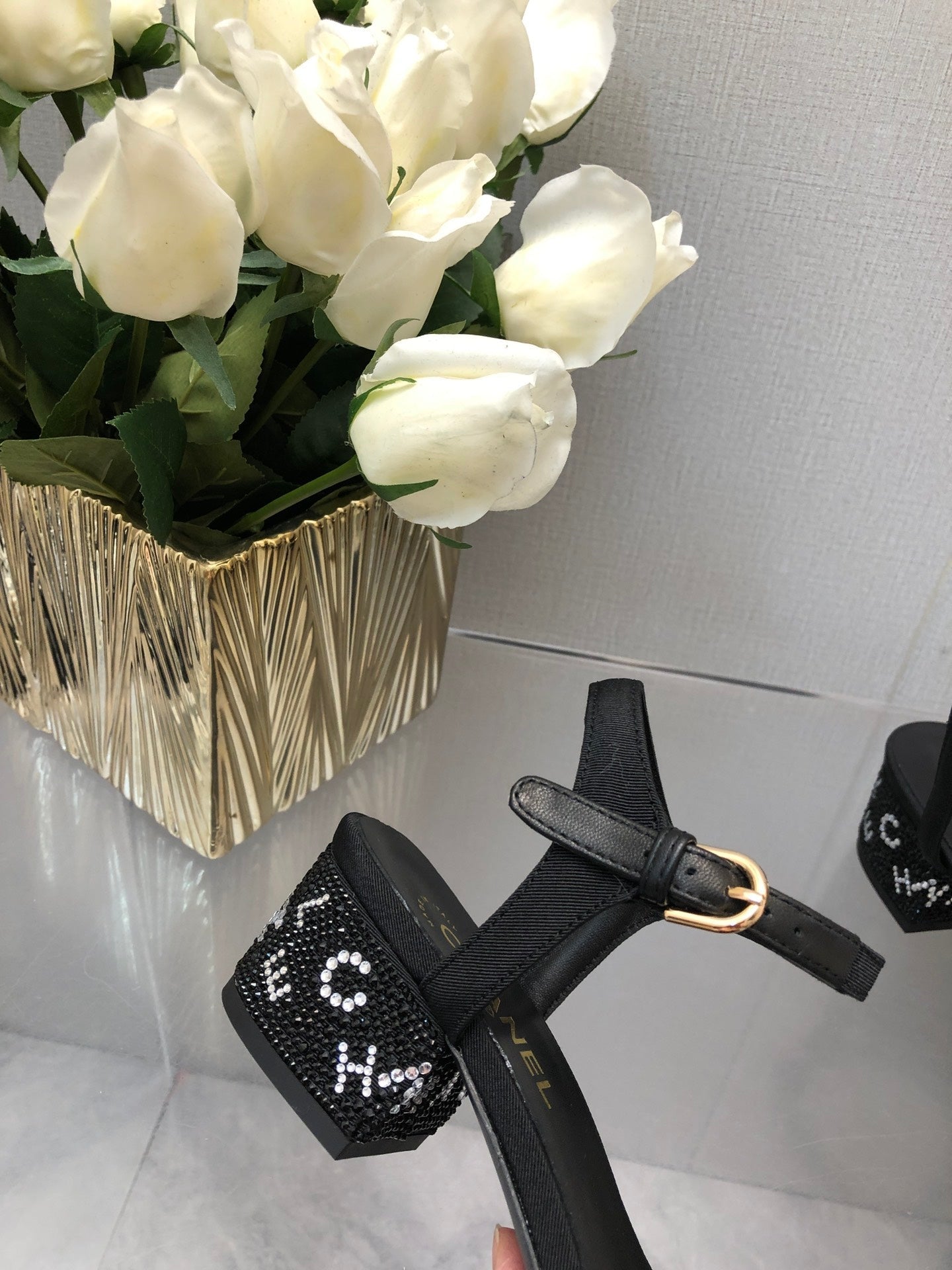 BLOCK HEEL WITH CRYSTAL 5 CM SANDAL IN BLACK FABRIC - 35