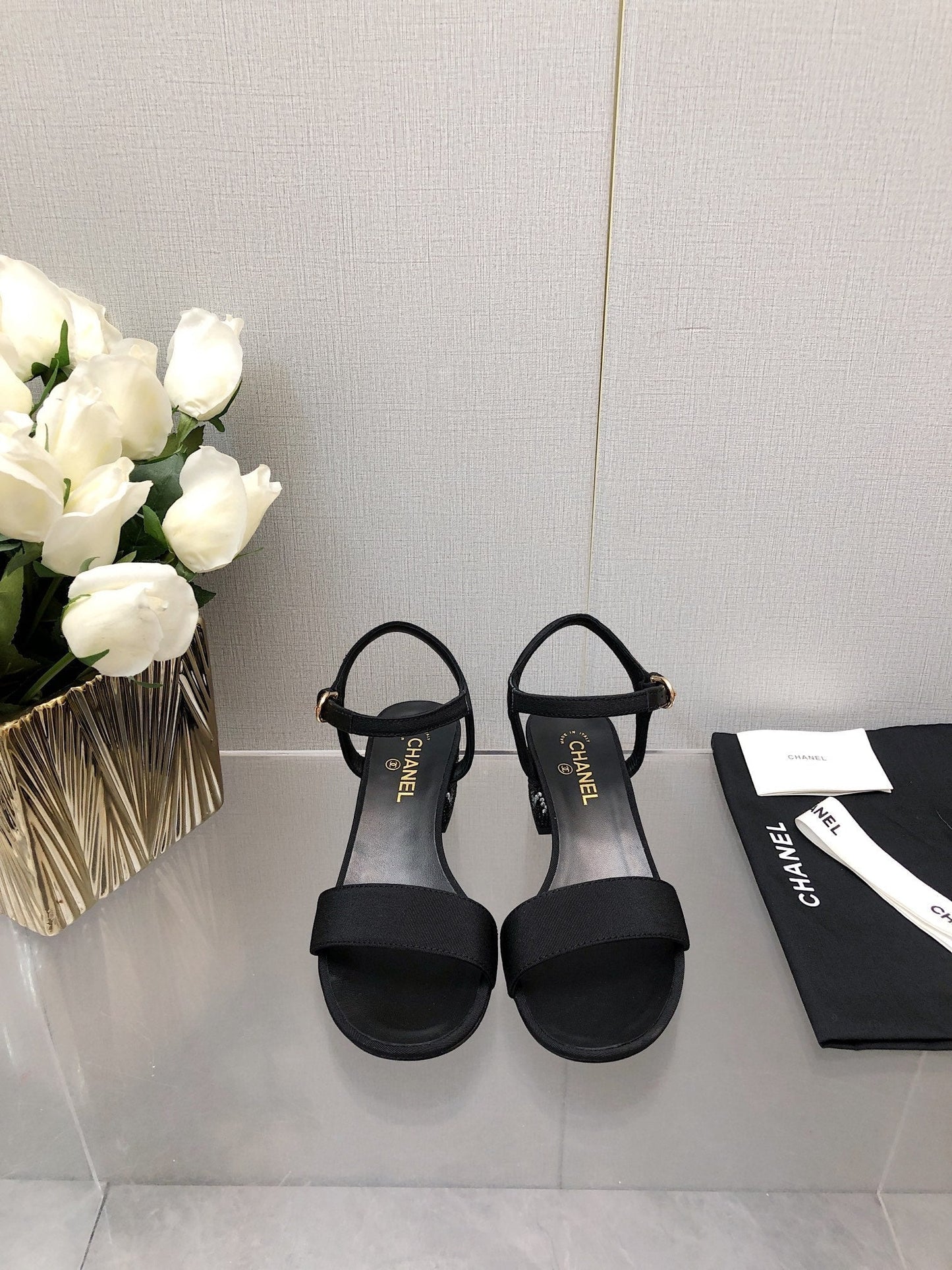 BLOCK HEEL WITH CRYSTAL 5 CM SANDAL IN BLACK FABRIC - 35