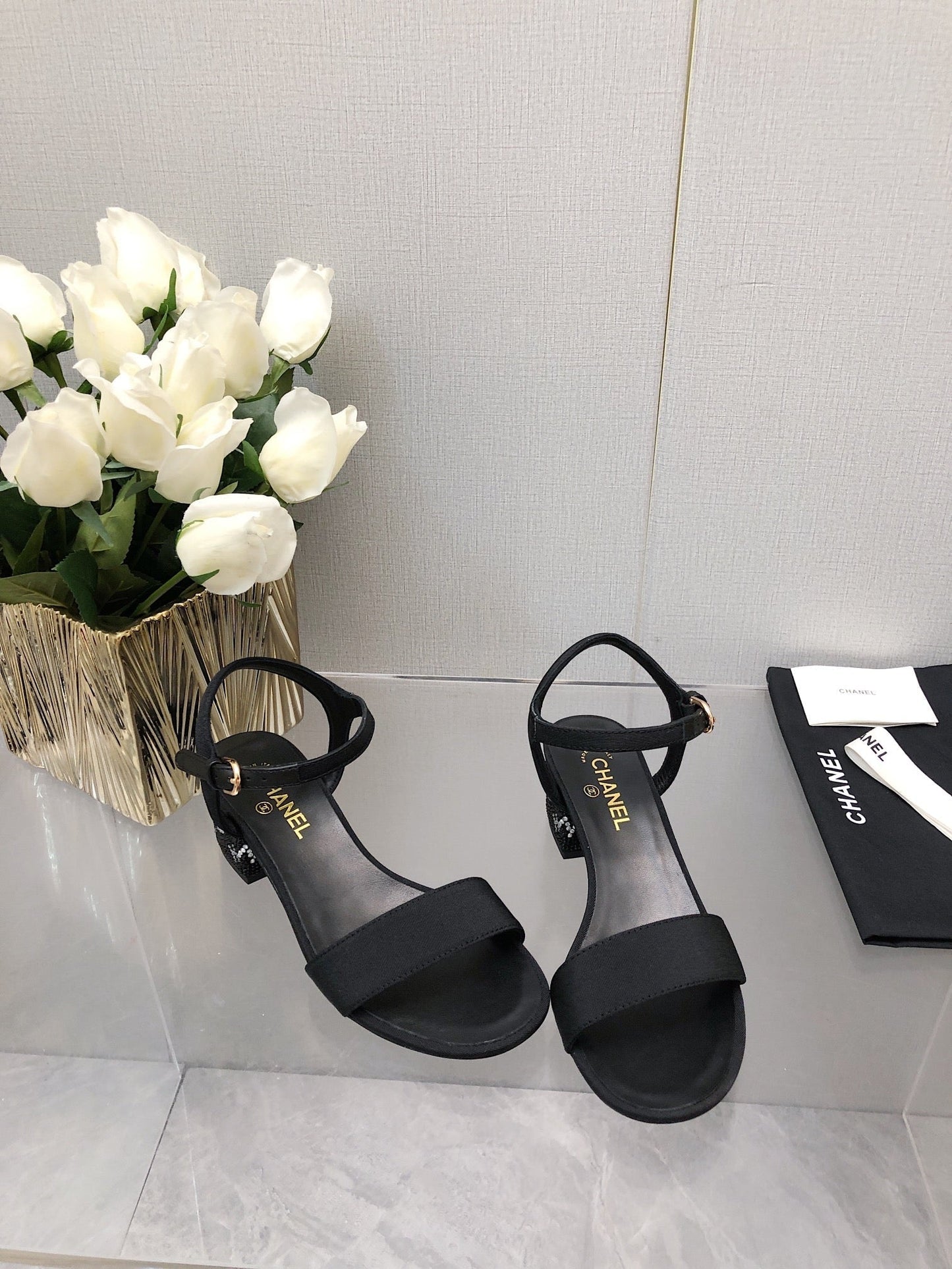 BLOCK HEEL WITH CRYSTAL 5 CM SANDAL IN BLACK FABRIC - 35