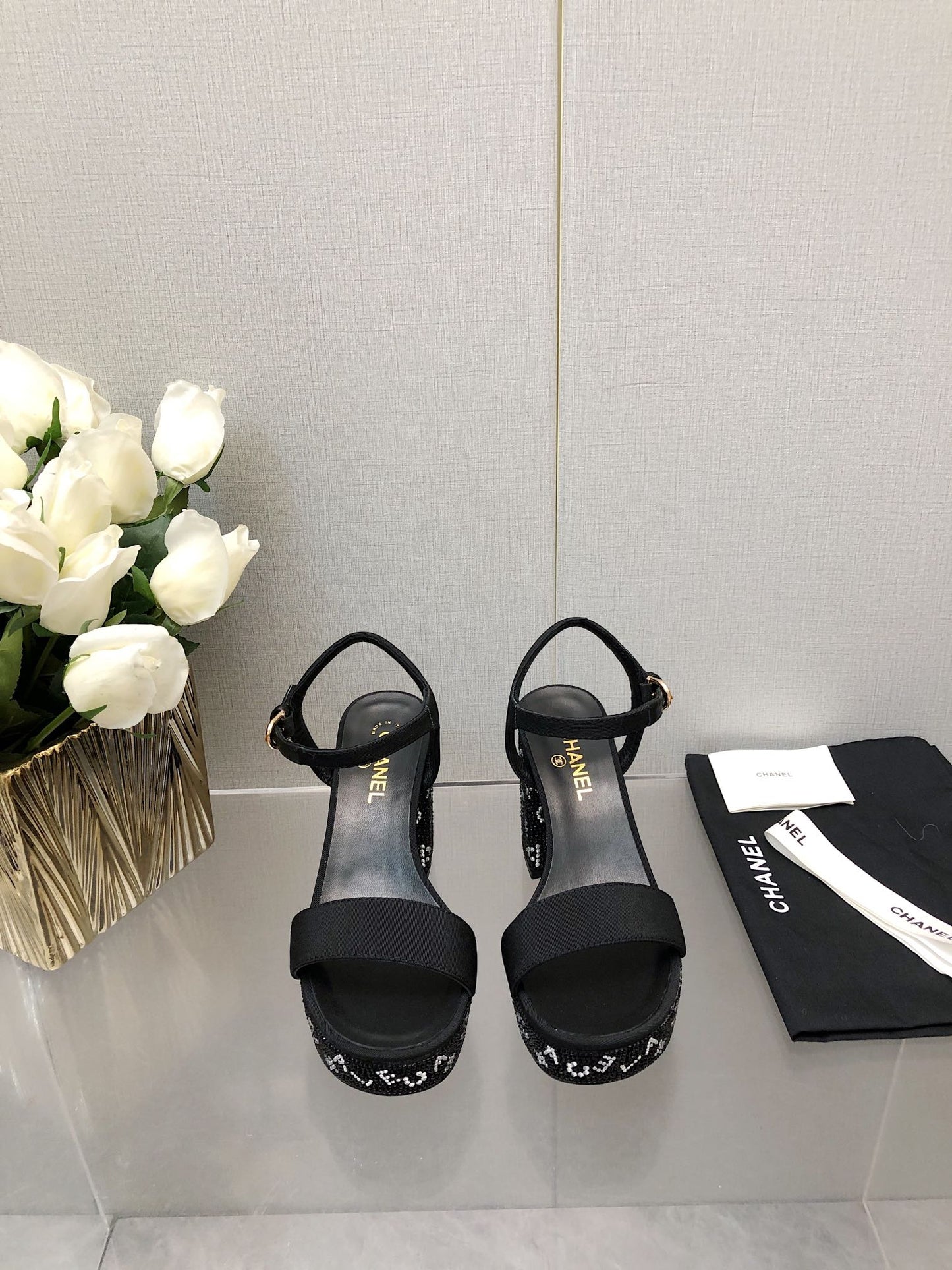 BLOCK HEEL WITH CRYSTAL 9 CM SANDAL IN BLACK FABRIC - 35