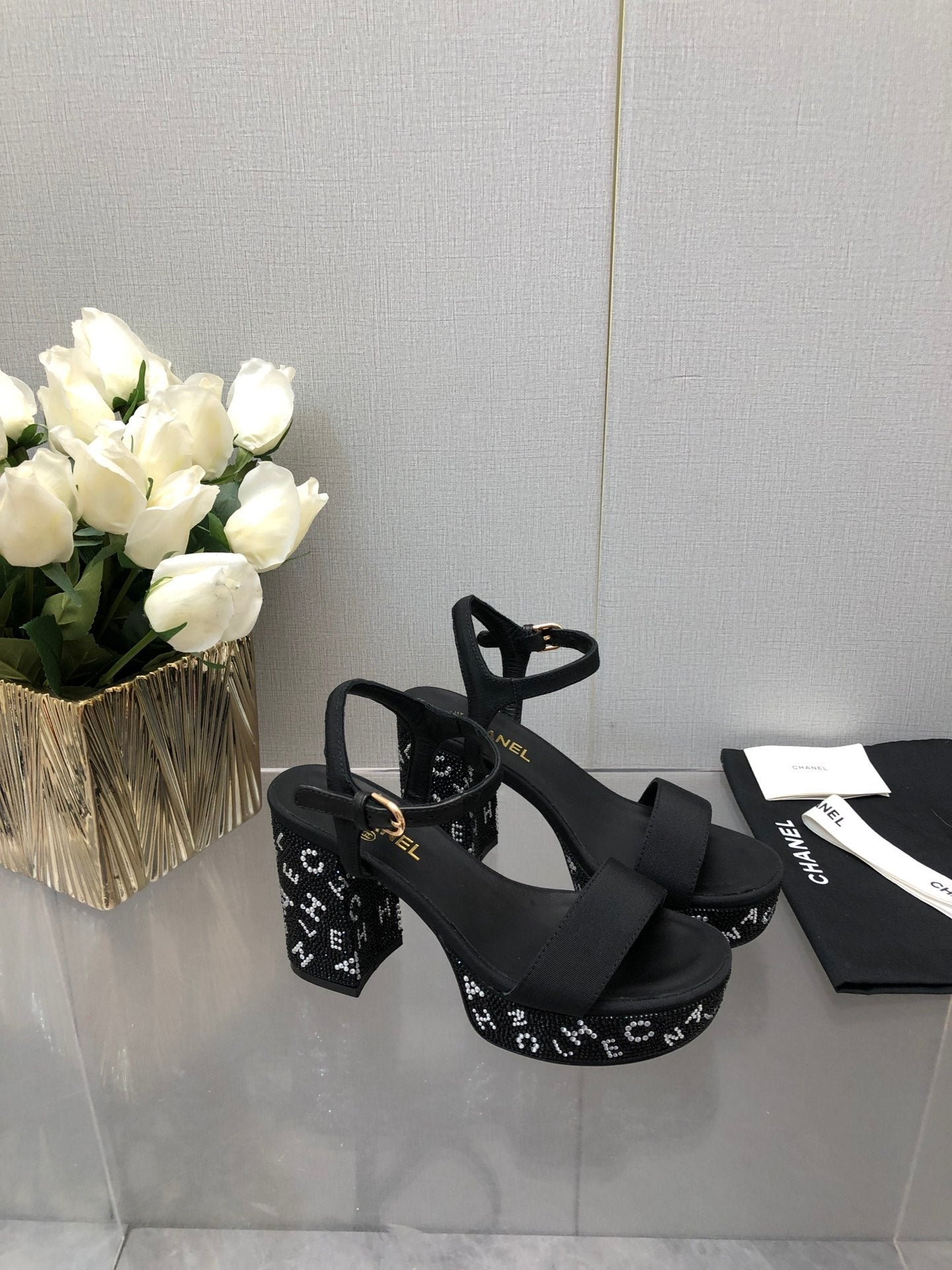 BLOCK HEEL WITH CRYSTAL 9 CM SANDAL IN BLACK FABRIC - 35