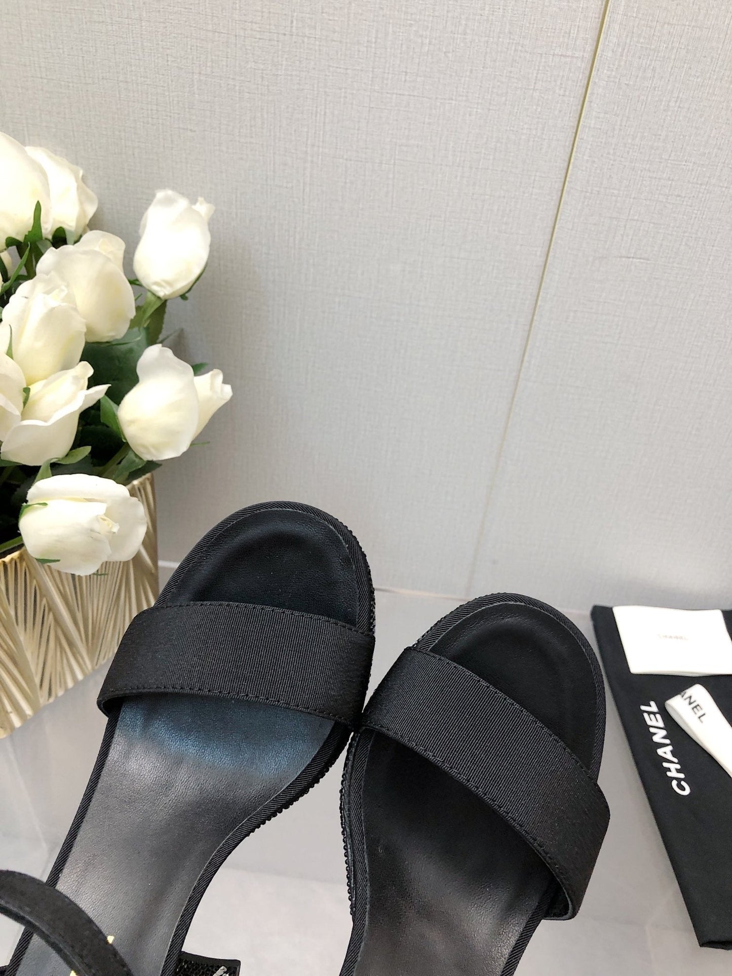 BLOCK HEEL WITH CRYSTAL 9 CM SANDAL IN BLACK FABRIC - 35