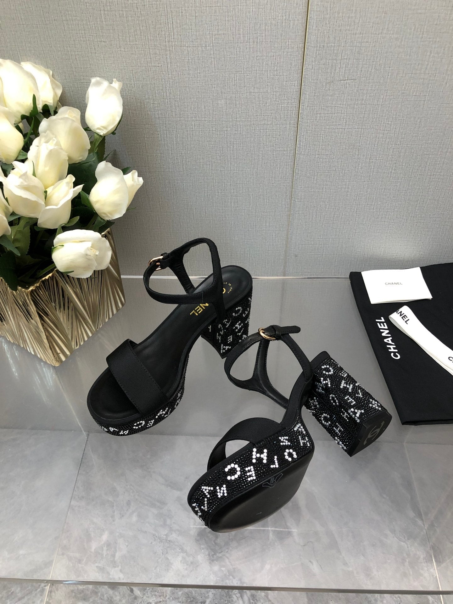 BLOCK HEEL WITH CRYSTAL 9 CM SANDAL IN BLACK FABRIC - 35