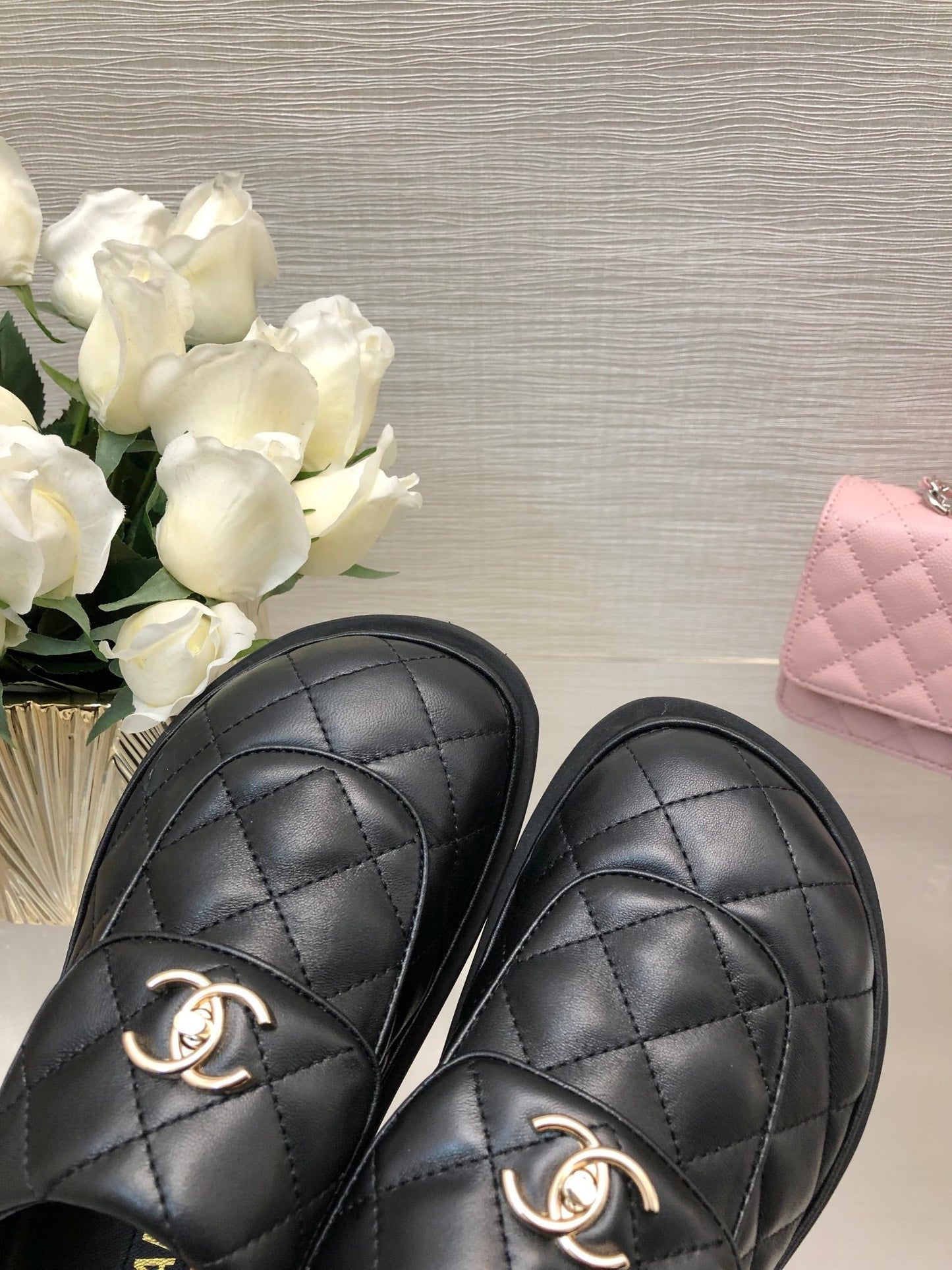 CC TURNLOCK FLAP MULES BLACK LAMBSKIN - 35