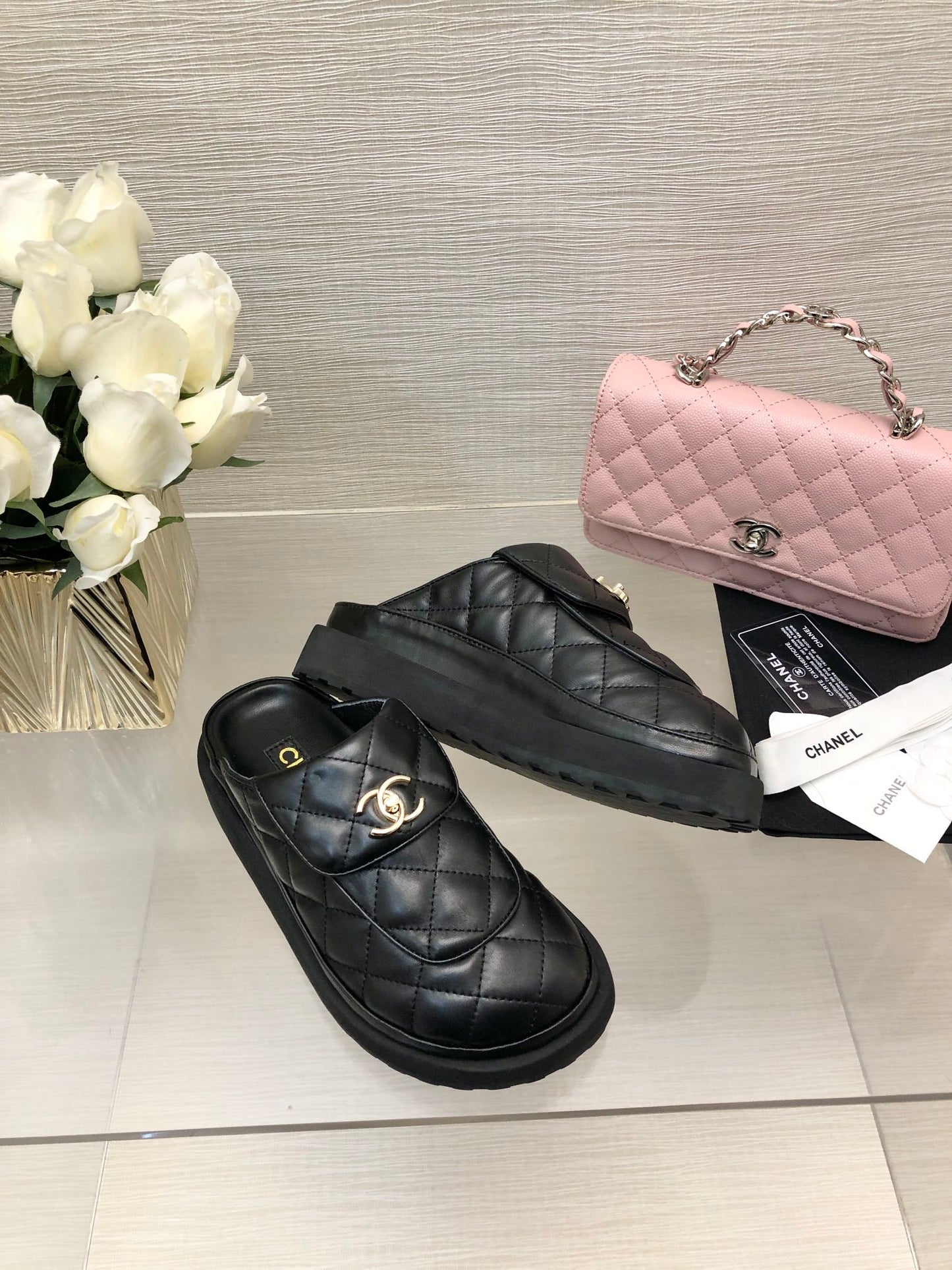 CC TURNLOCK FLAP MULES BLACK LAMBSKIN - 35
