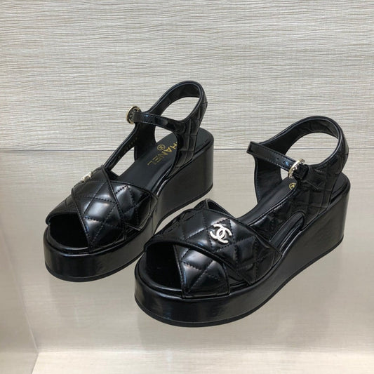 WEDGE SANDALS IN BLACK CALFSKIN - 35