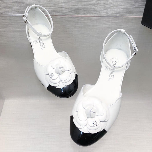 WHITE MIX BLACK LAMBSKIN CAMELLIA HOLLOW SANDAL - 35