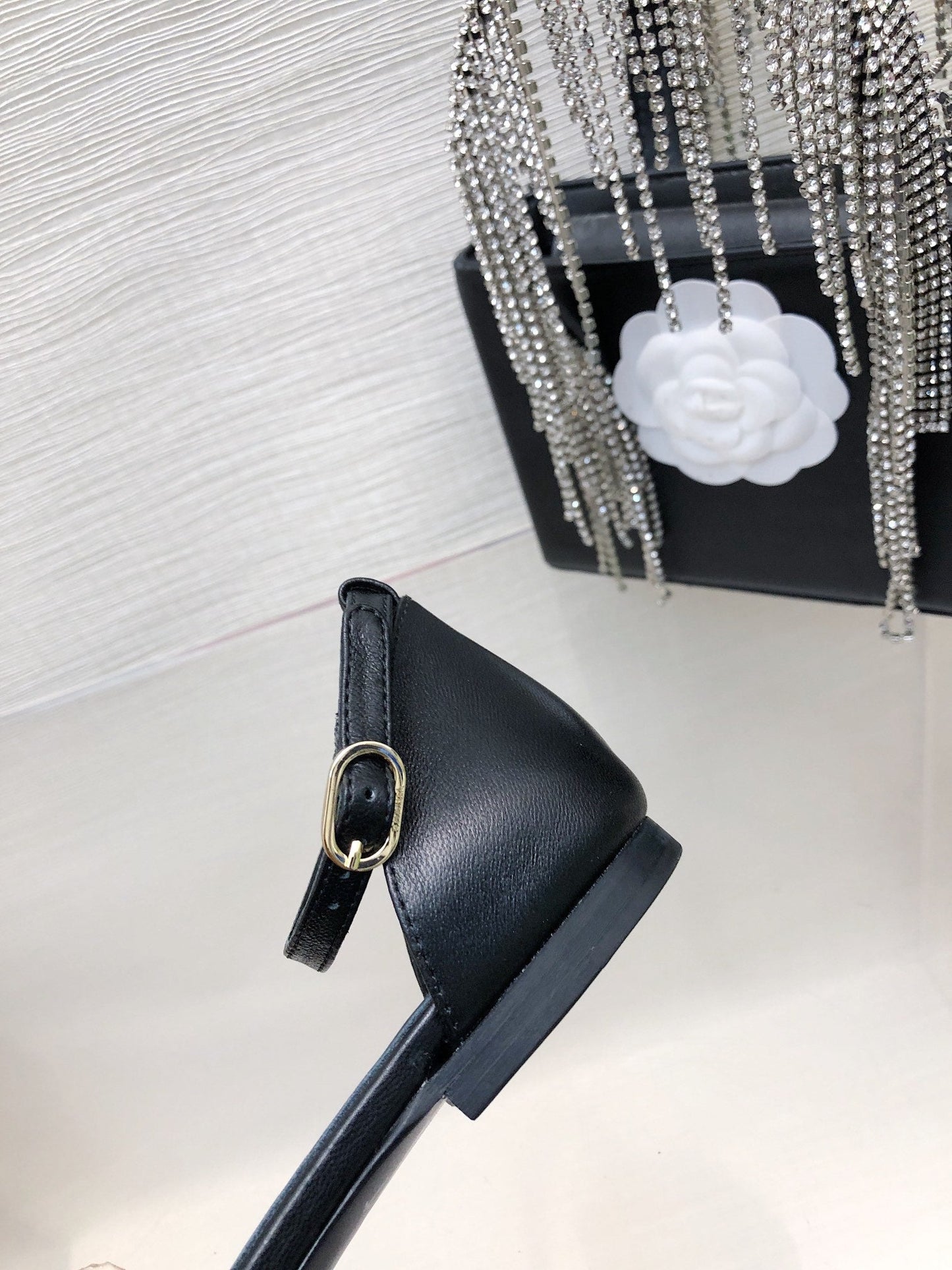 BLACK LAMBSKIN CAMELLIA HOLLOW SANDAL - 35