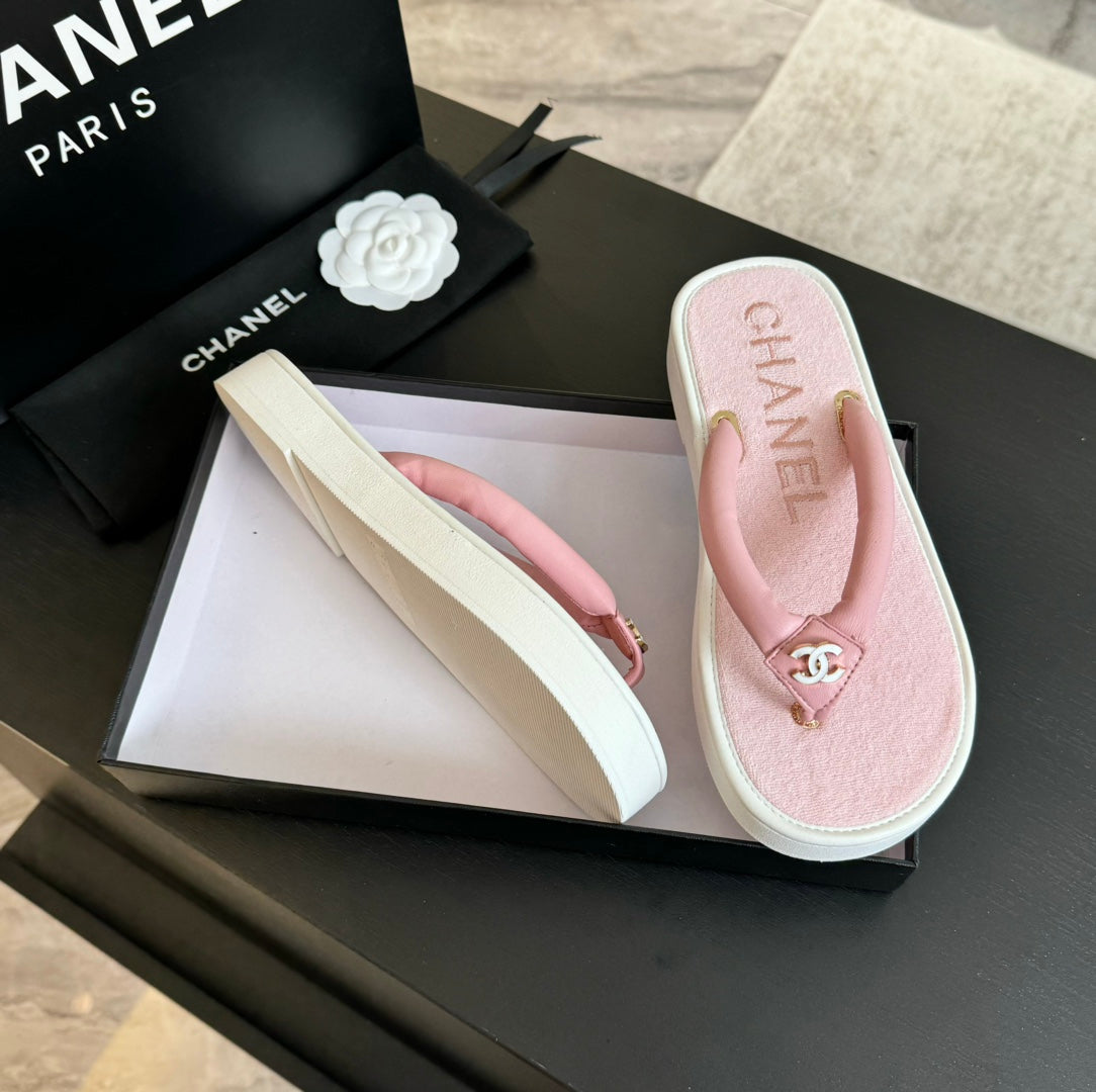 Thick-soled Flip-Flops Lambskin Light Pink - 35