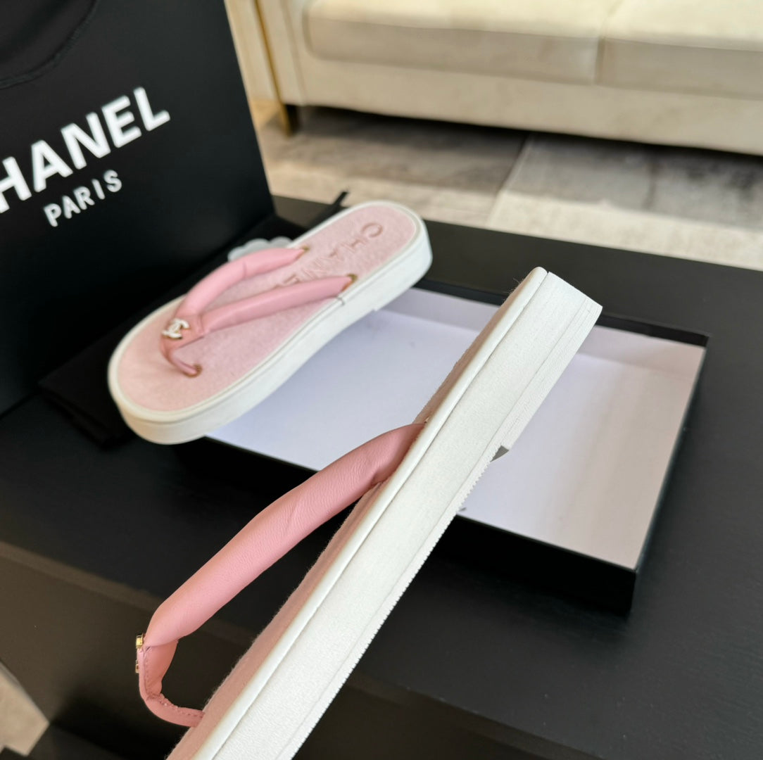 Thick-soled Flip-Flops Lambskin Light Pink - 35