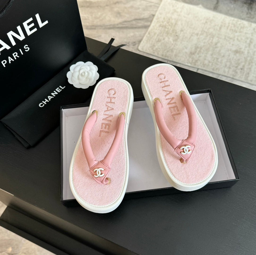 Thick-soled Flip-Flops Lambskin Light Pink - 35
