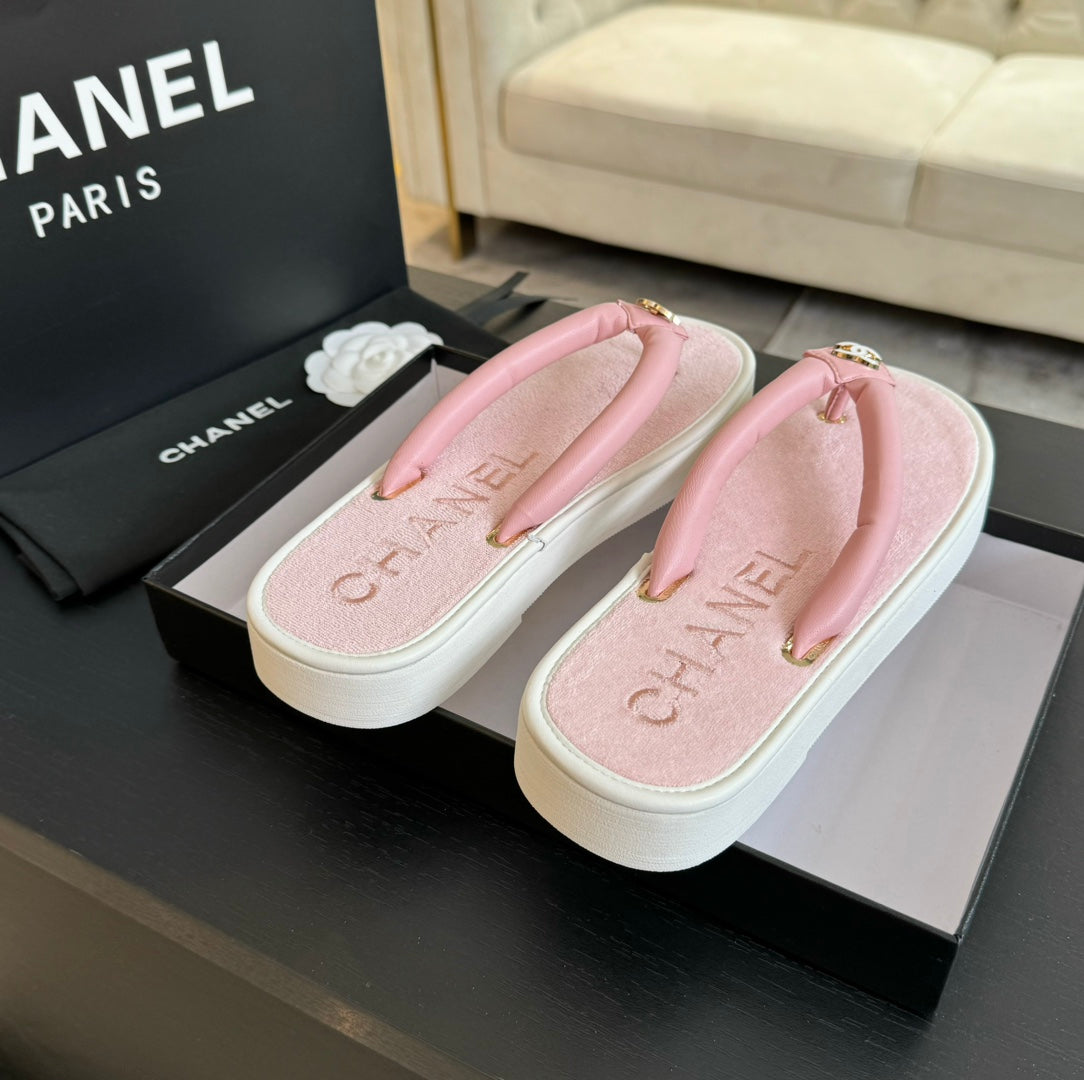 Thick-soled Flip-Flops Lambskin Light Pink - 35