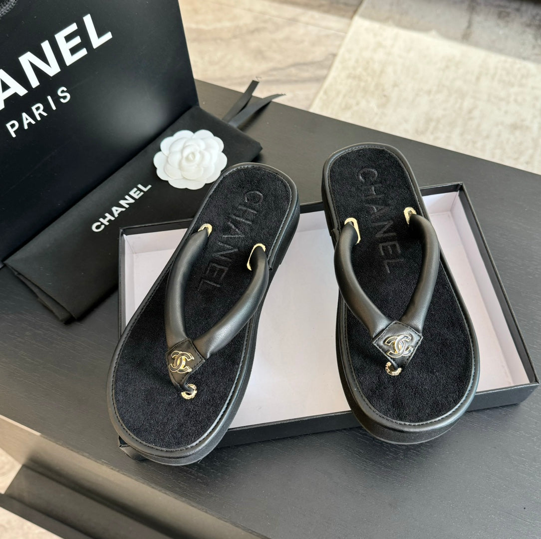 Thick-soled Flip-Flops Lambskin Black - 35