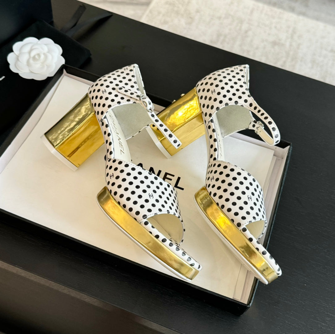 Platform Peep-Toe Sandals White/Black Caro Lambskin - 35