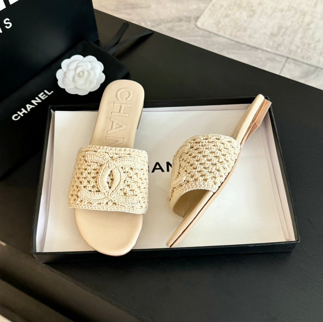 Slippers Beige Cream Lambskin - 36