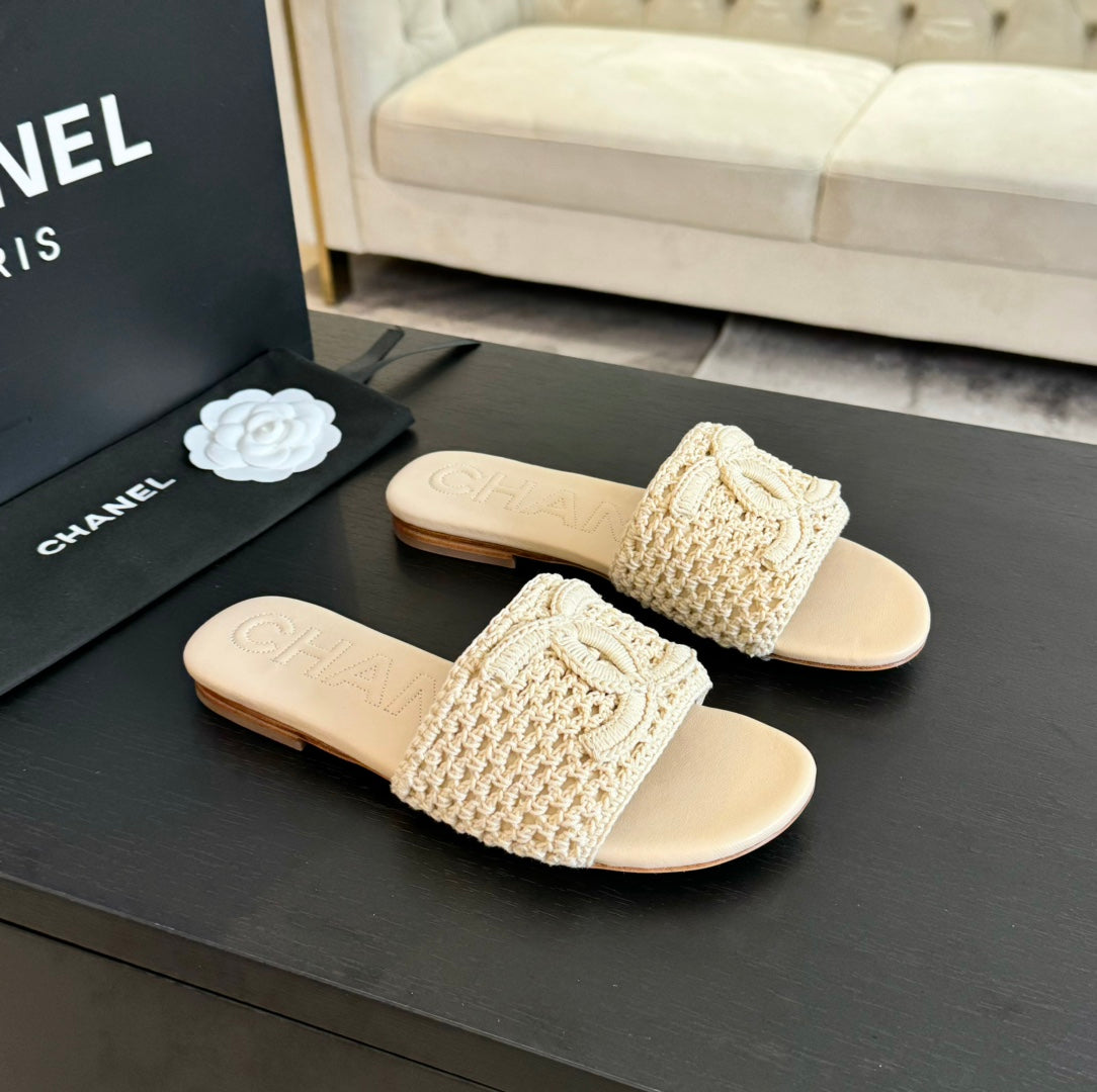 Slippers Beige Cream Lambskin - 36