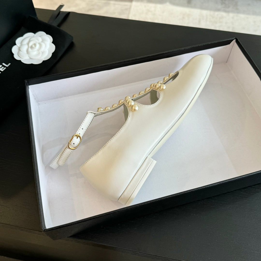 MARY JANES SHOES WHITE GOATSKIN WITH FAUX PEARL - 35