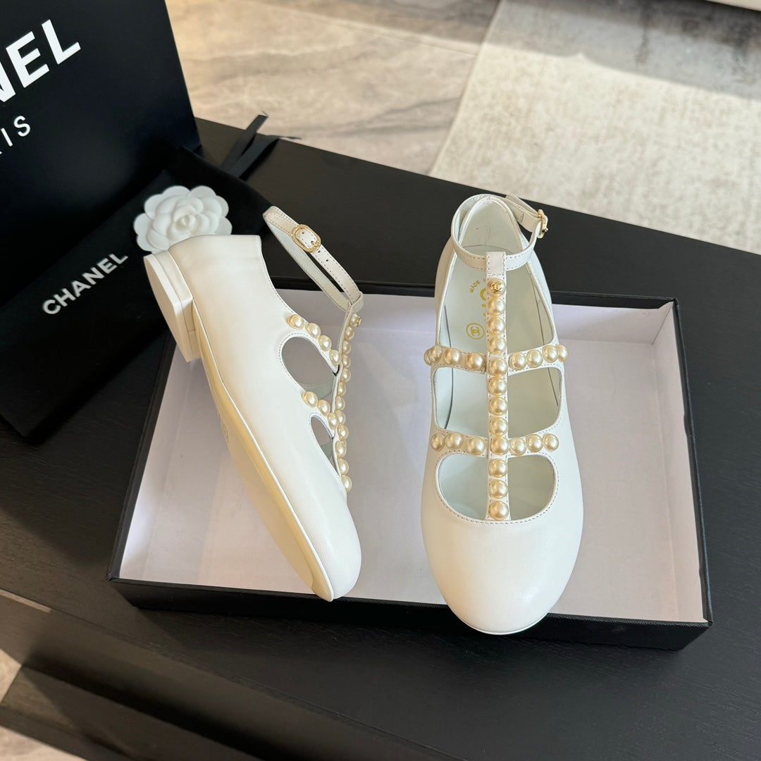 MARY JANES SHOES WHITE GOATSKIN WITH FAUX PEARL - 35