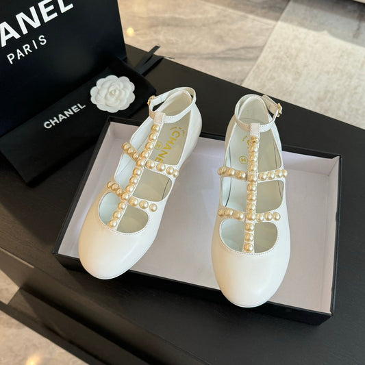 MARY JANES SHOES WHITE GOATSKIN WITH FAUX PEARL - 35