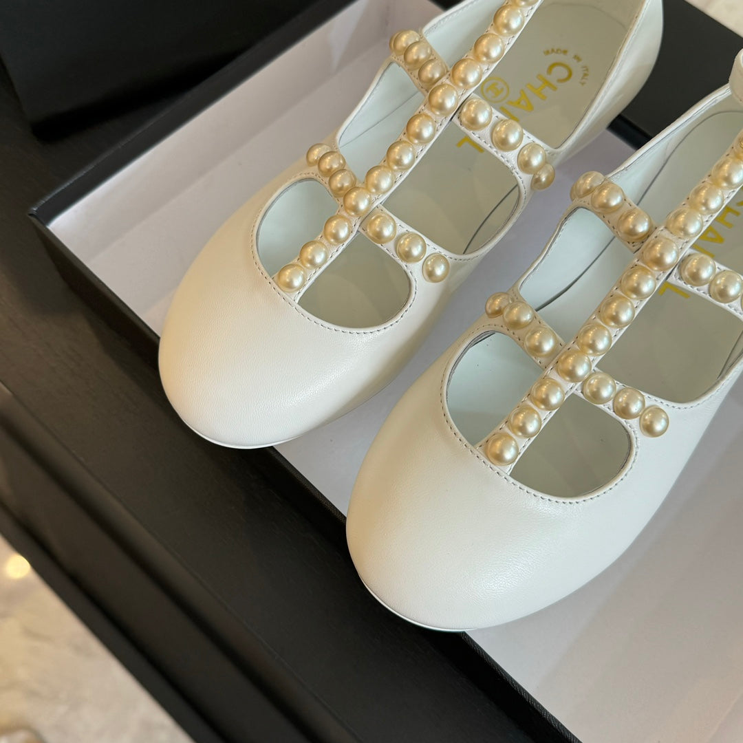 MARY JANES SHOES WHITE GOATSKIN WITH FAUX PEARL - 35