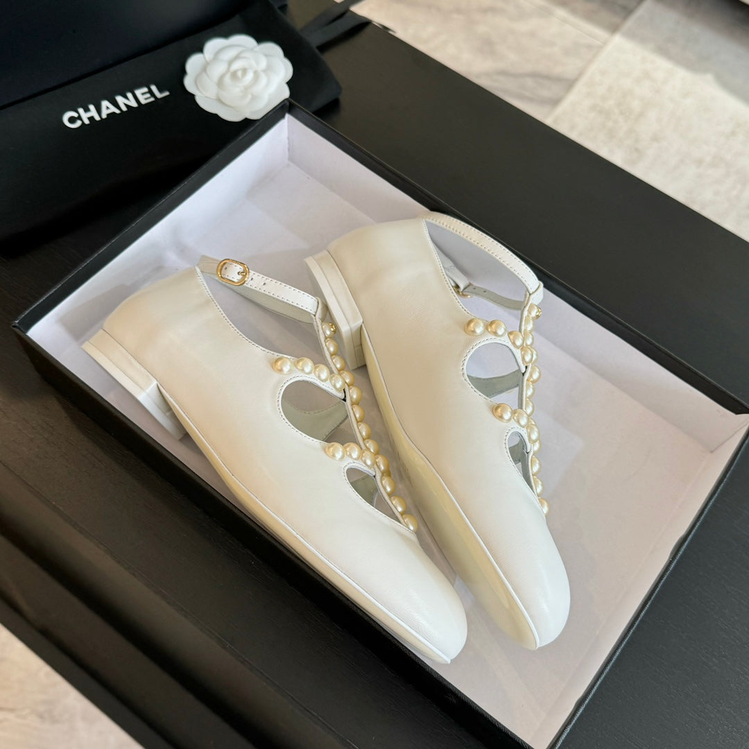 MARY JANES SHOES WHITE GOATSKIN WITH FAUX PEARL - 35