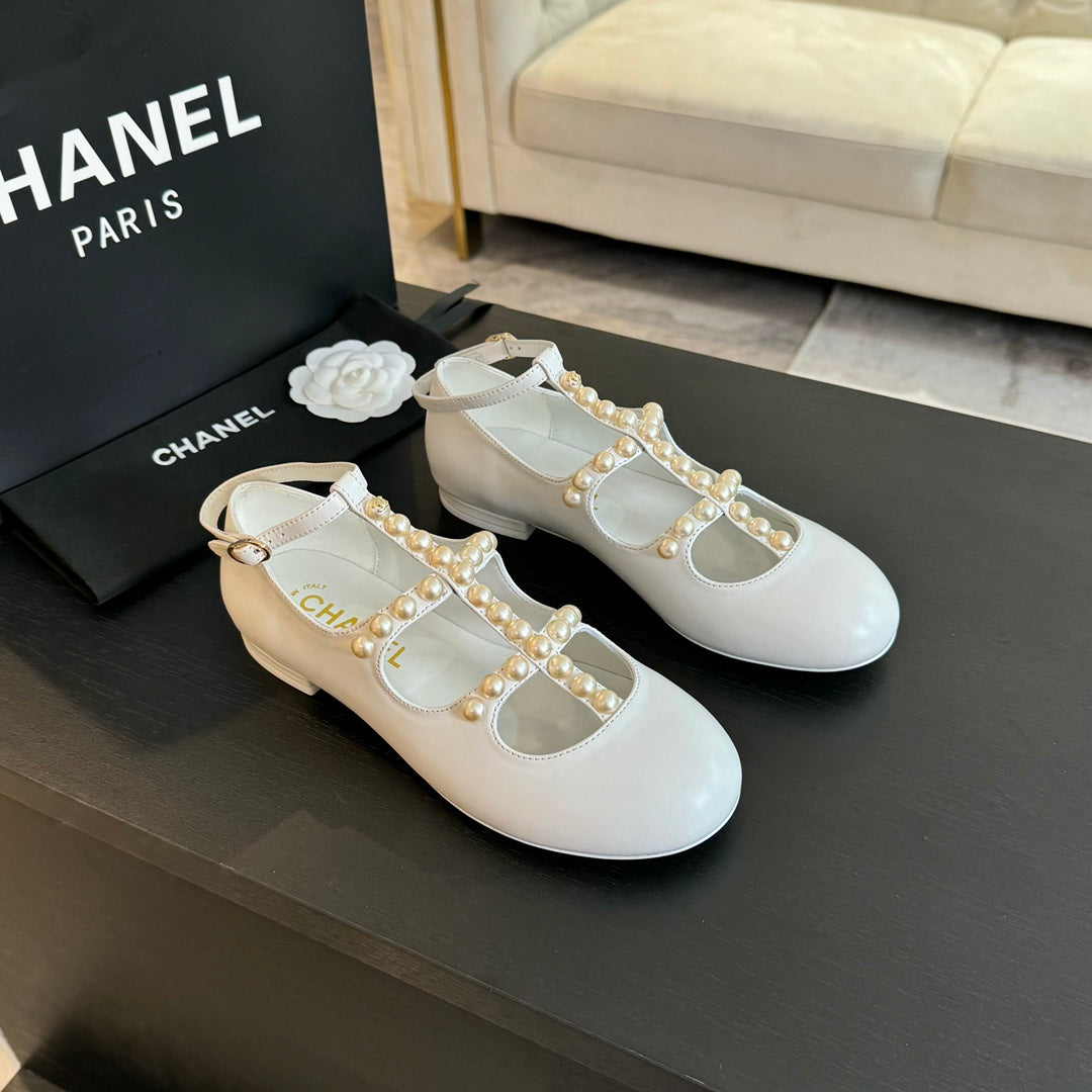 MARY JANES SHOES WHITE GOATSKIN WITH FAUX PEARL - 35