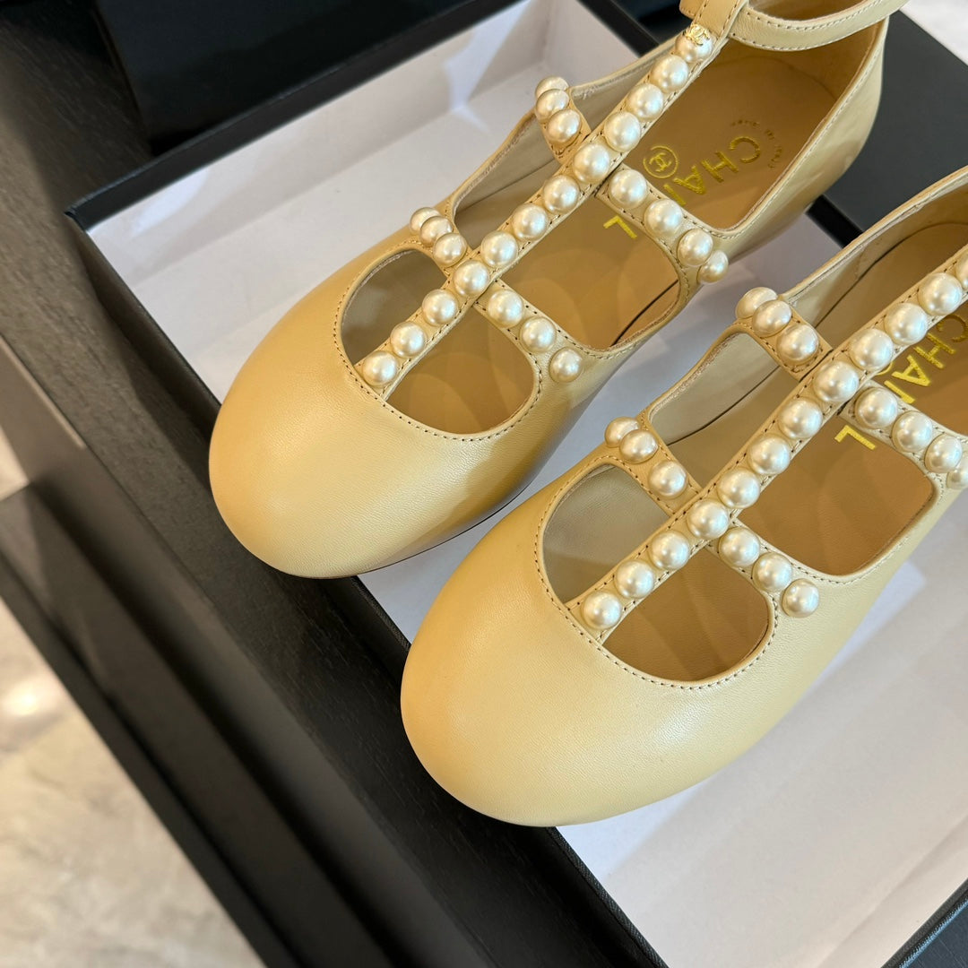 MARY JANES SHOES LIGHT YELLOW GOATSKIN WITH FAUX PEARL - 35