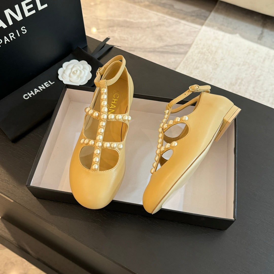 MARY JANES SHOES LIGHT YELLOW GOATSKIN WITH FAUX PEARL - 35