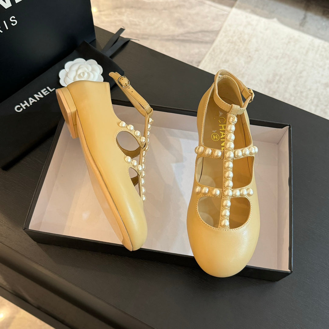 MARY JANES SHOES LIGHT YELLOW GOATSKIN WITH FAUX PEARL - 35