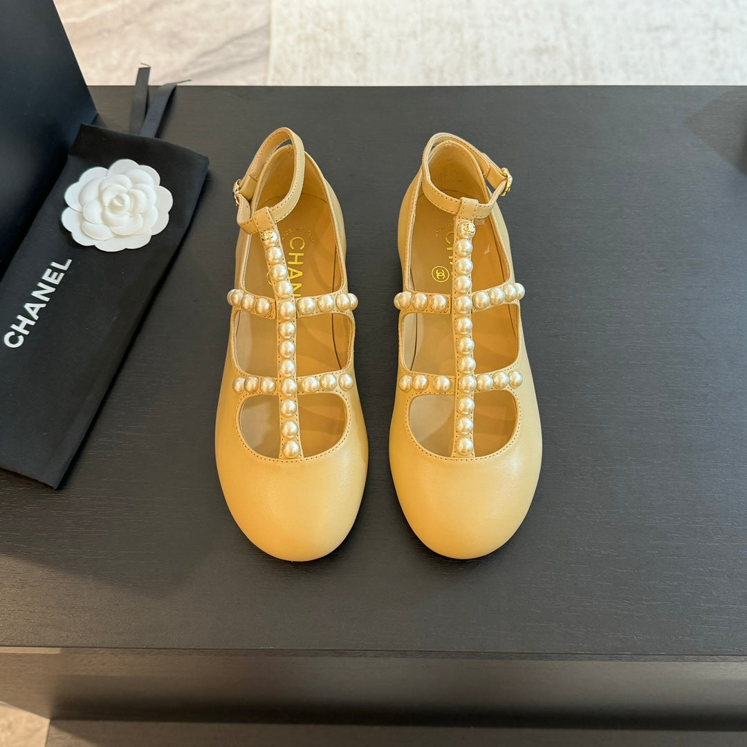 MARY JANES SHOES LIGHT YELLOW GOATSKIN WITH FAUX PEARL - 35