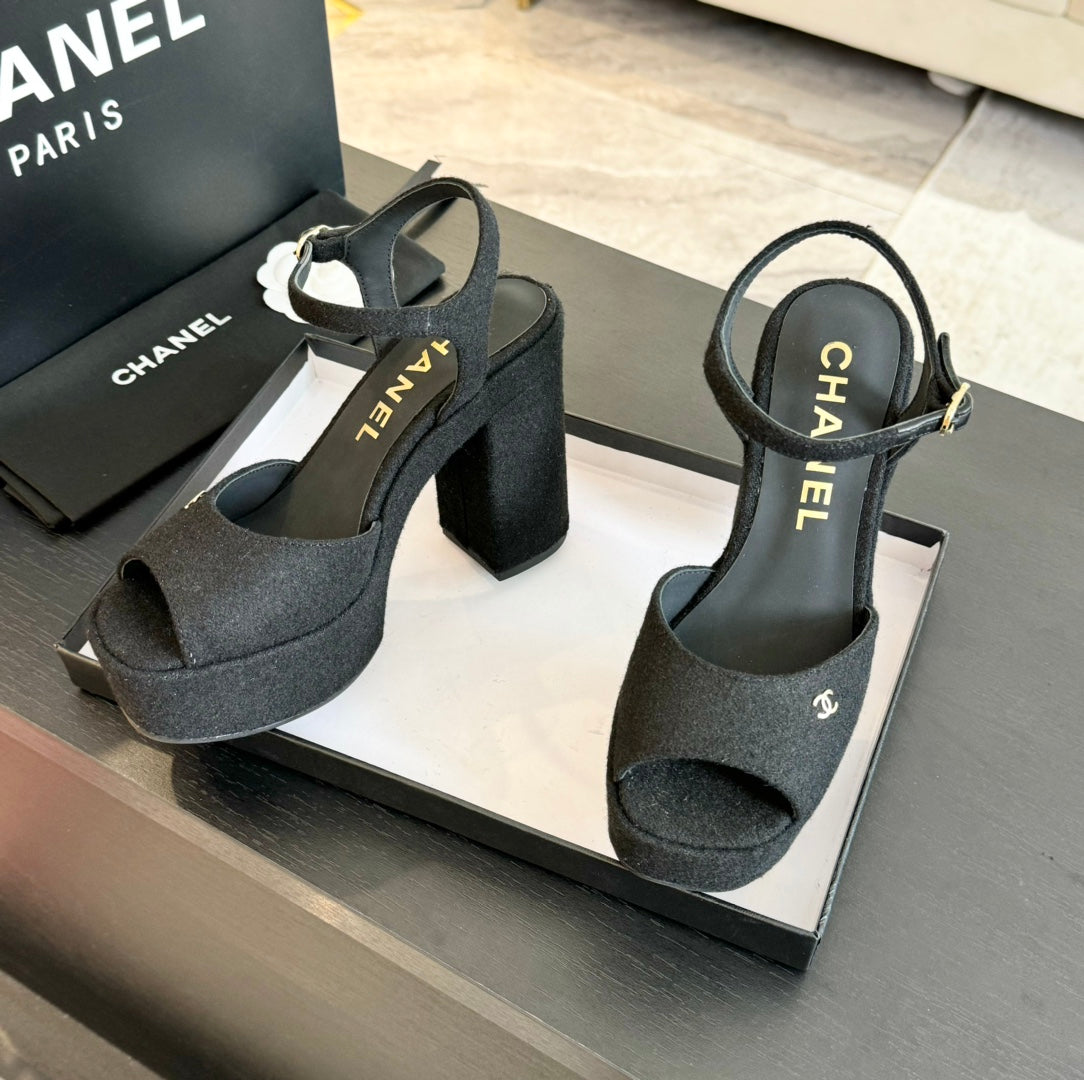 HIGH HEEL PLATFORM SANDALS IN BLACK SUEDE - 35