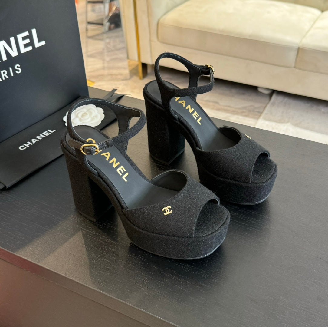 HIGH HEEL PLATFORM SANDALS IN BLACK SUEDE - 35