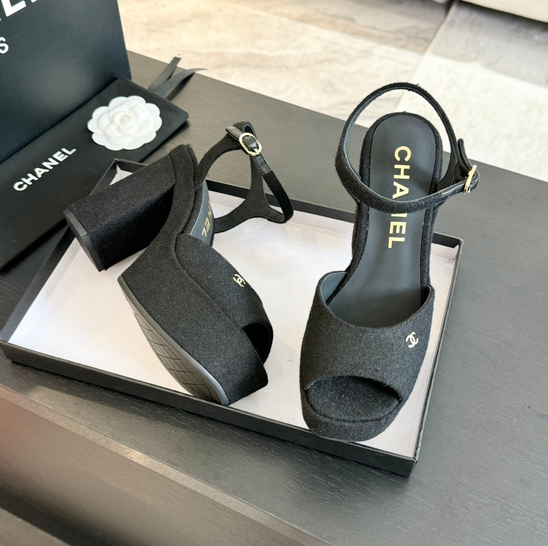 HIGH HEEL PLATFORM SANDALS IN BLACK SUEDE - 35