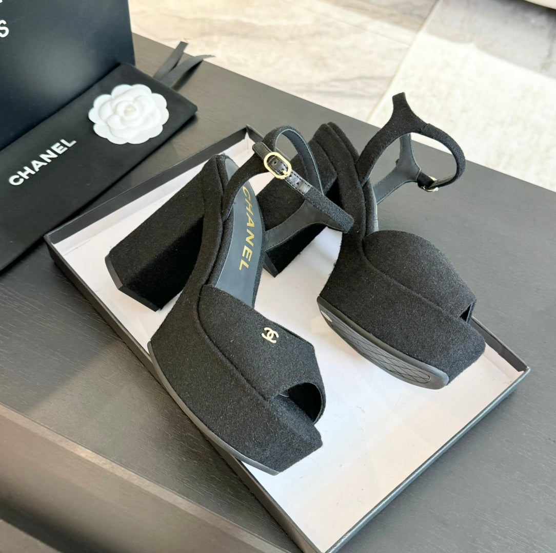 HIGH HEEL PLATFORM SANDALS IN BLACK SUEDE - 35