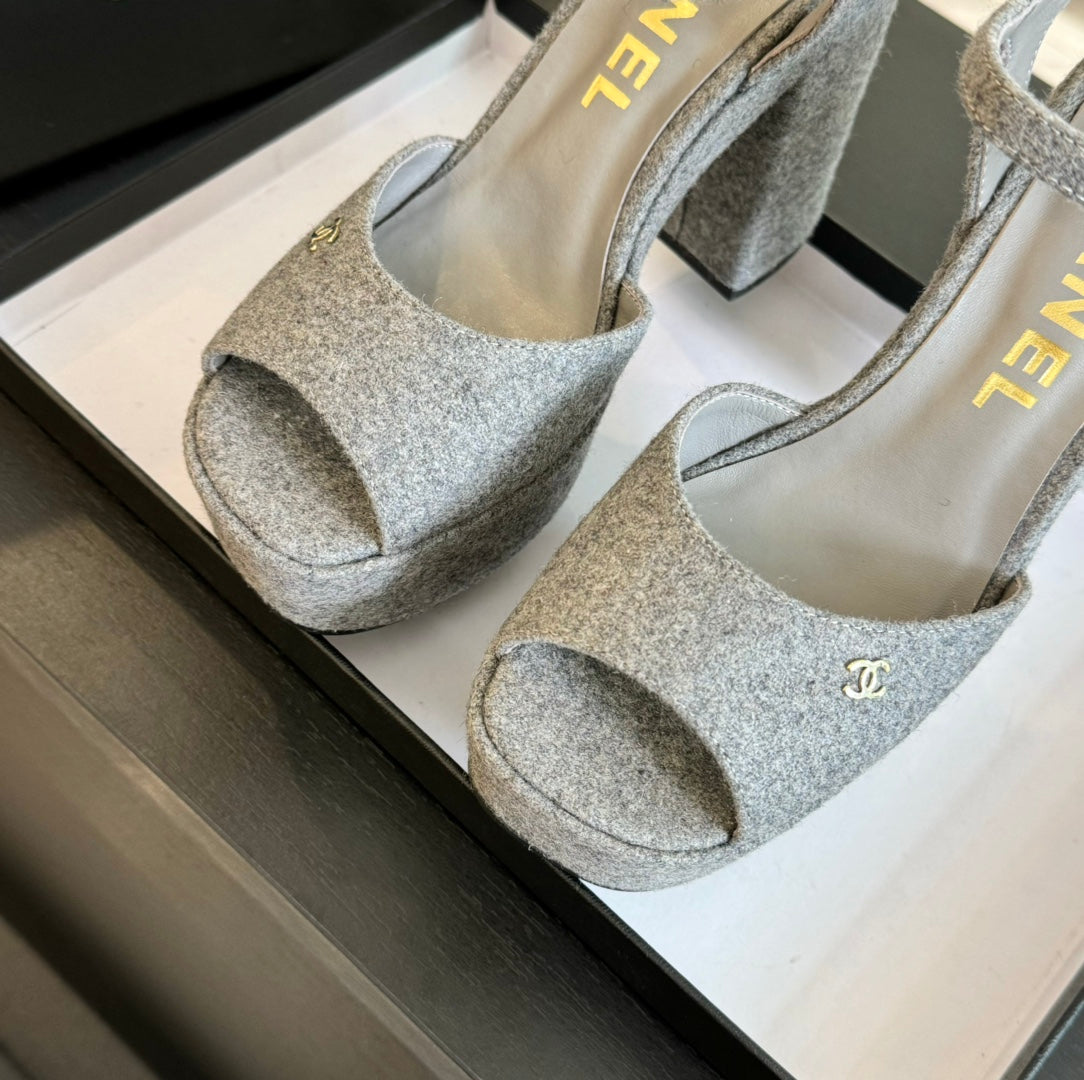 HIGH HEEL PLATFORM SANDALS IN DOVE GRAY SUEDE - 35