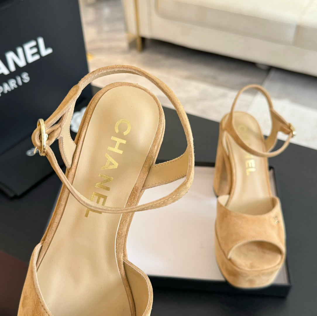 HIGH HEEL PLATFORM SANDALS IN SAND YELLOW SUEDE - 35
