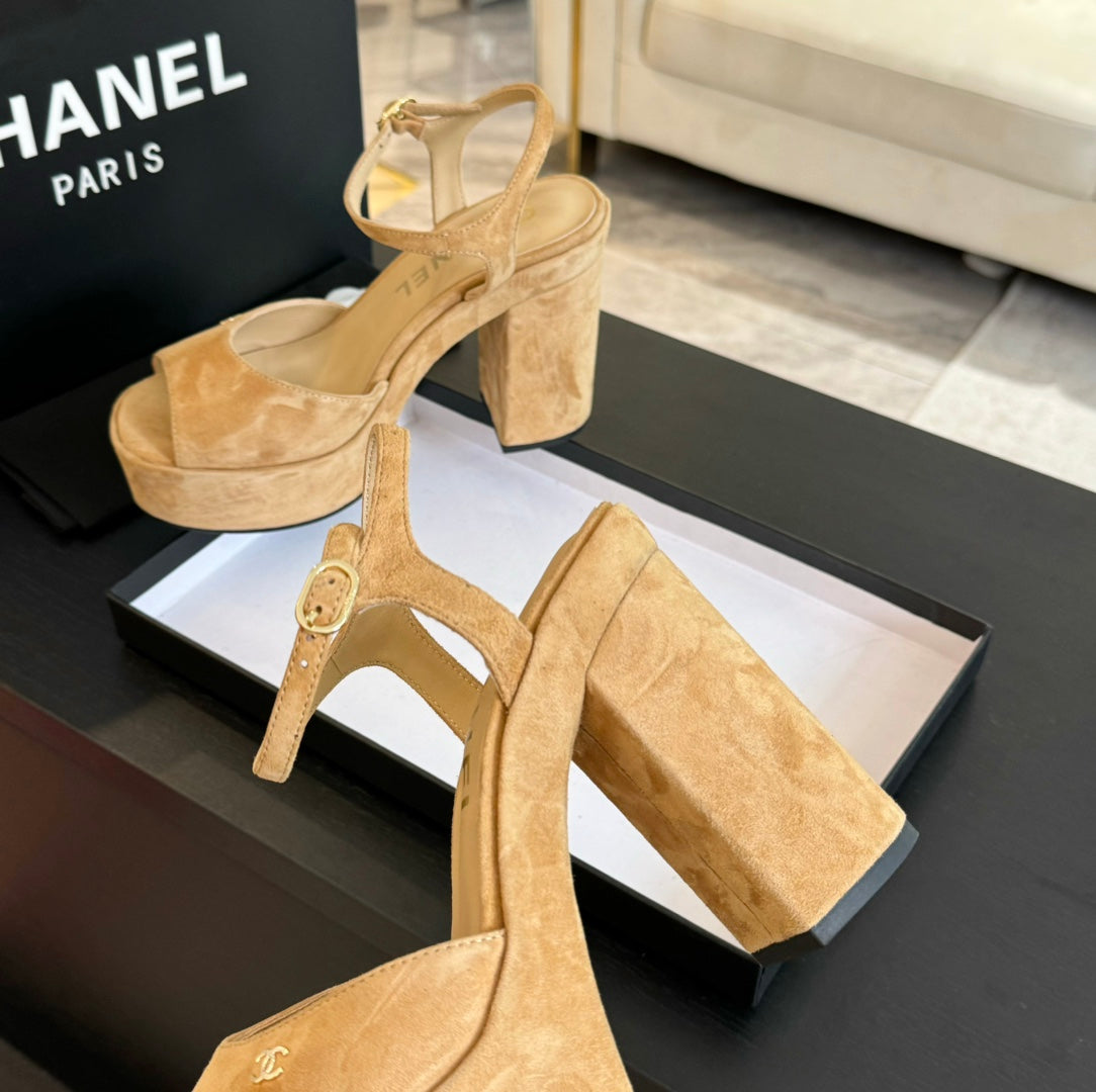 HIGH HEEL PLATFORM SANDALS IN SAND YELLOW SUEDE - 35