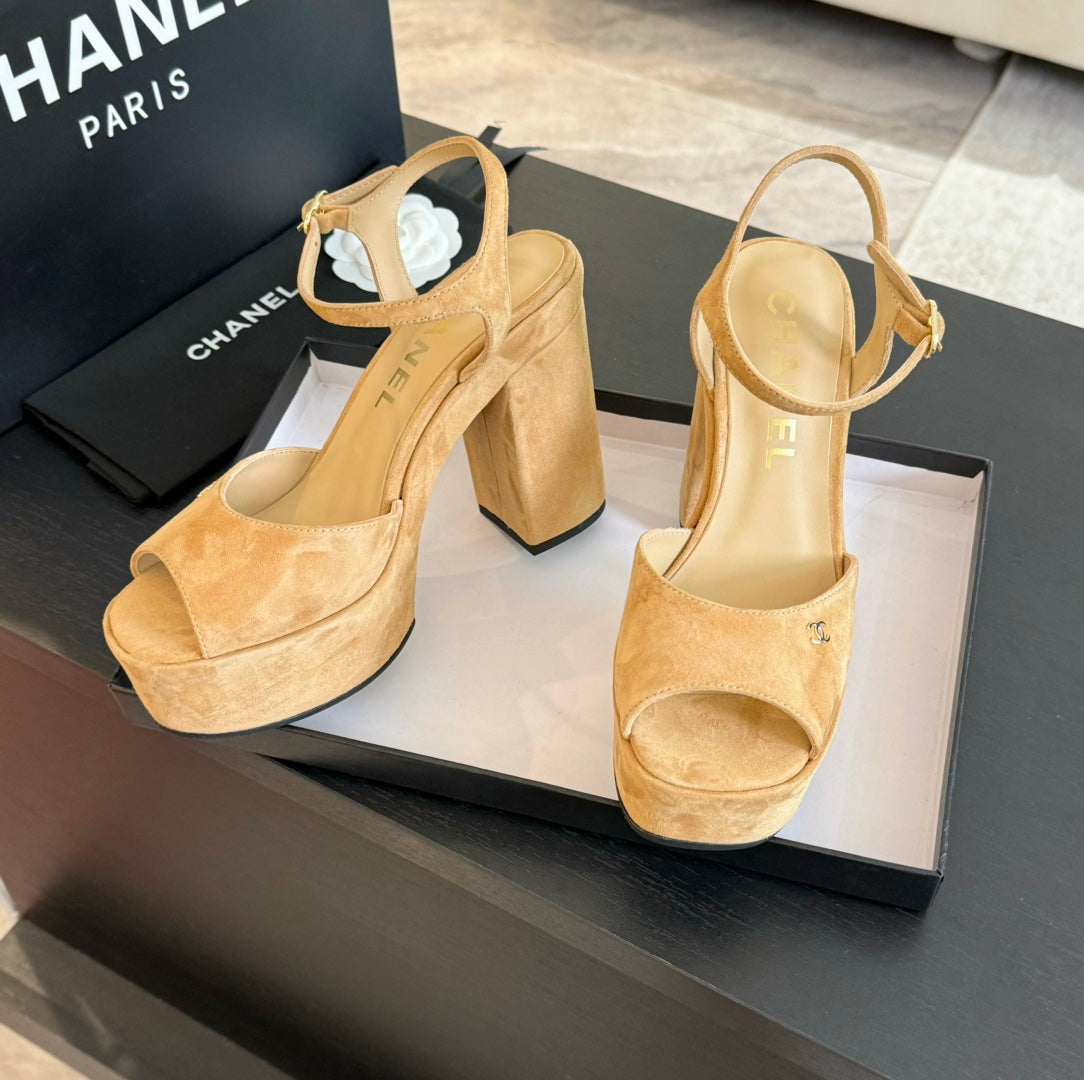 HIGH HEEL PLATFORM SANDALS IN SAND YELLOW SUEDE - 35