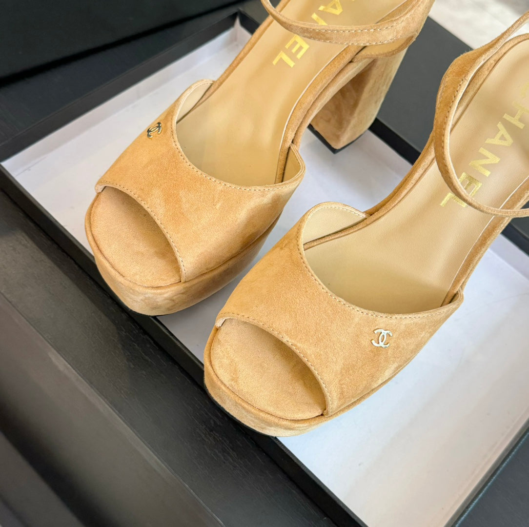 HIGH HEEL PLATFORM SANDALS IN SAND YELLOW SUEDE - 35