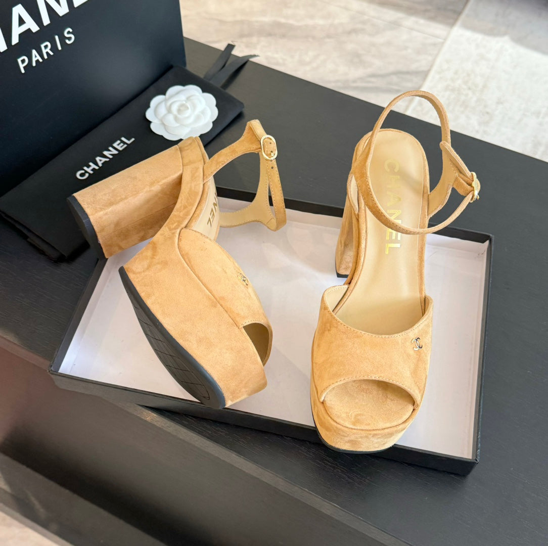HIGH HEEL PLATFORM SANDALS IN SAND YELLOW SUEDE - 35