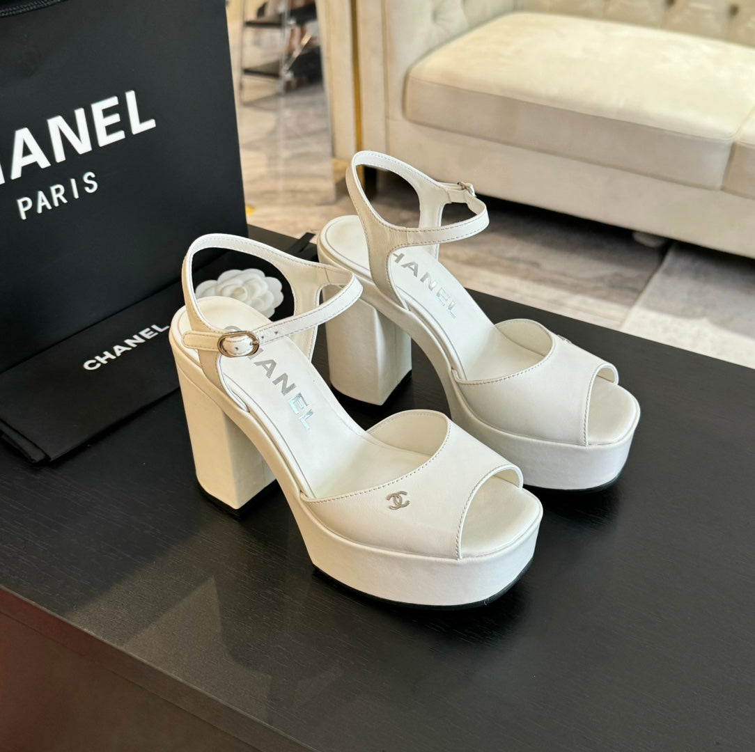 HIGH HEEL PLATFORM SANDALS IN WHITE CALFSKIN - 35