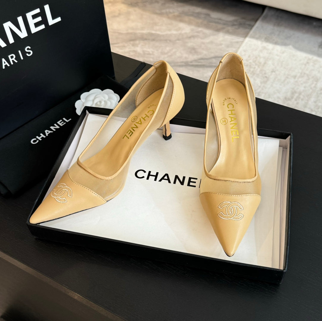 MESH LOGO HEELS IN BEIGE LAMBSKIN - 35