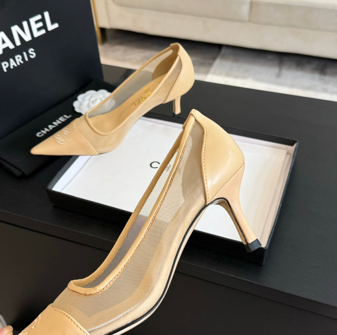 MESH LOGO HEELS IN BEIGE LAMBSKIN - 35