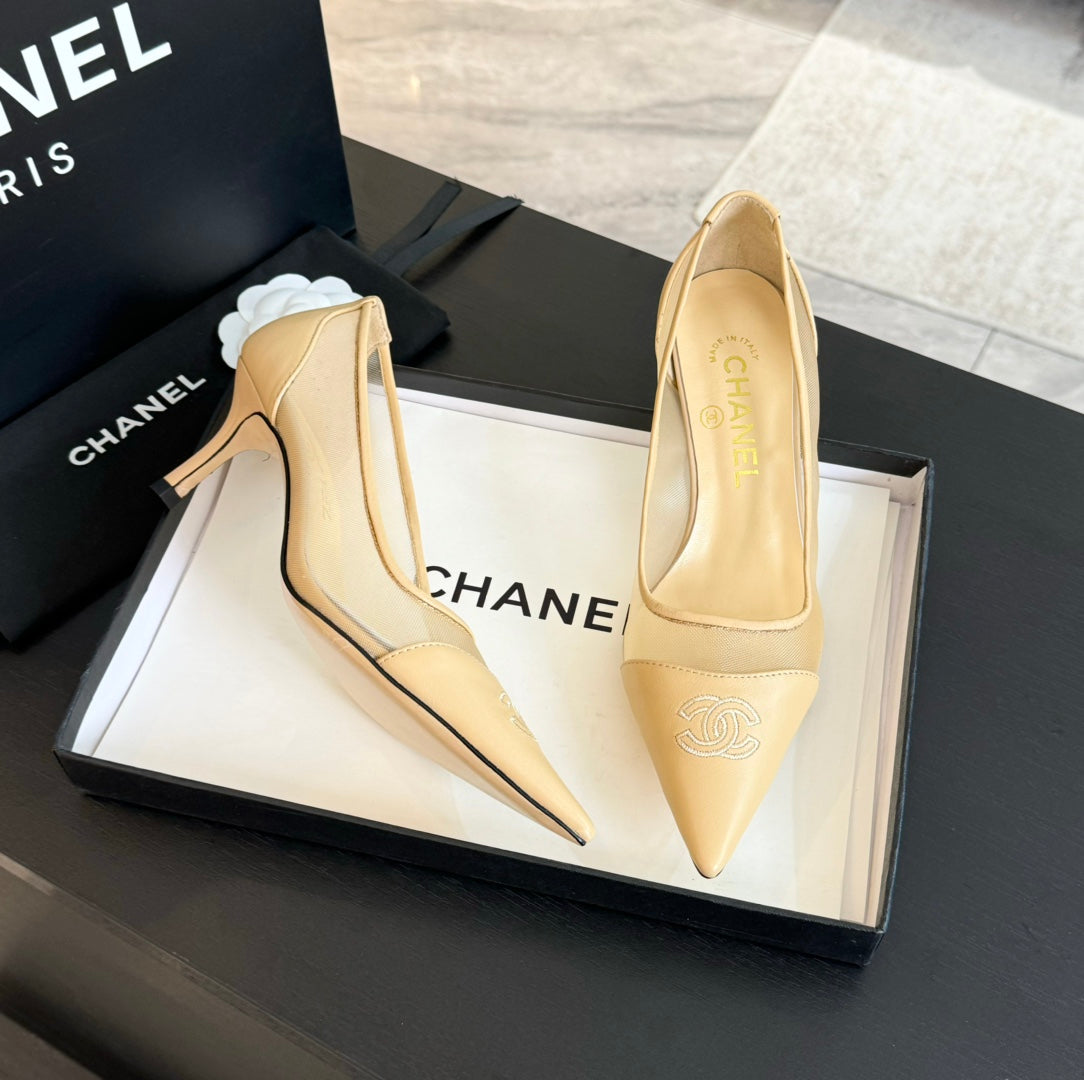MESH LOGO HEELS IN BEIGE LAMBSKIN - 35
